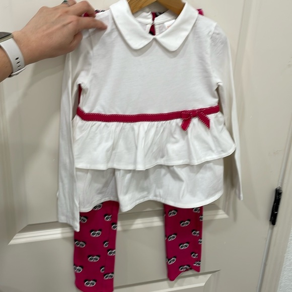 Gymboree Other - Gymboree outfit of ruffle top with fuccia leggings